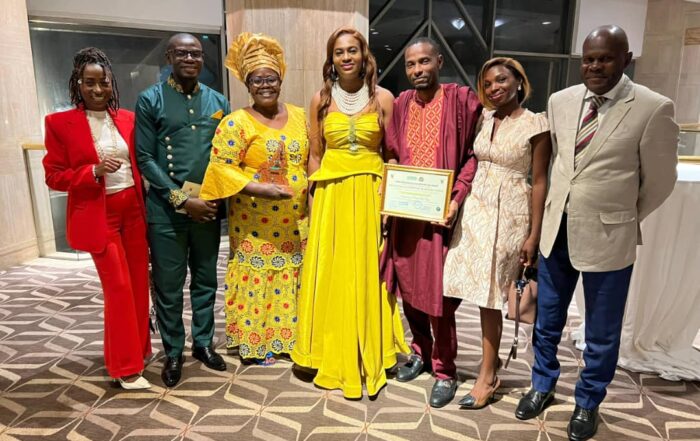 Equipe_laboratoire_prima_de_DR_TANG_cameroun_prix_meilleur_labo_PALSA_BoxyLab