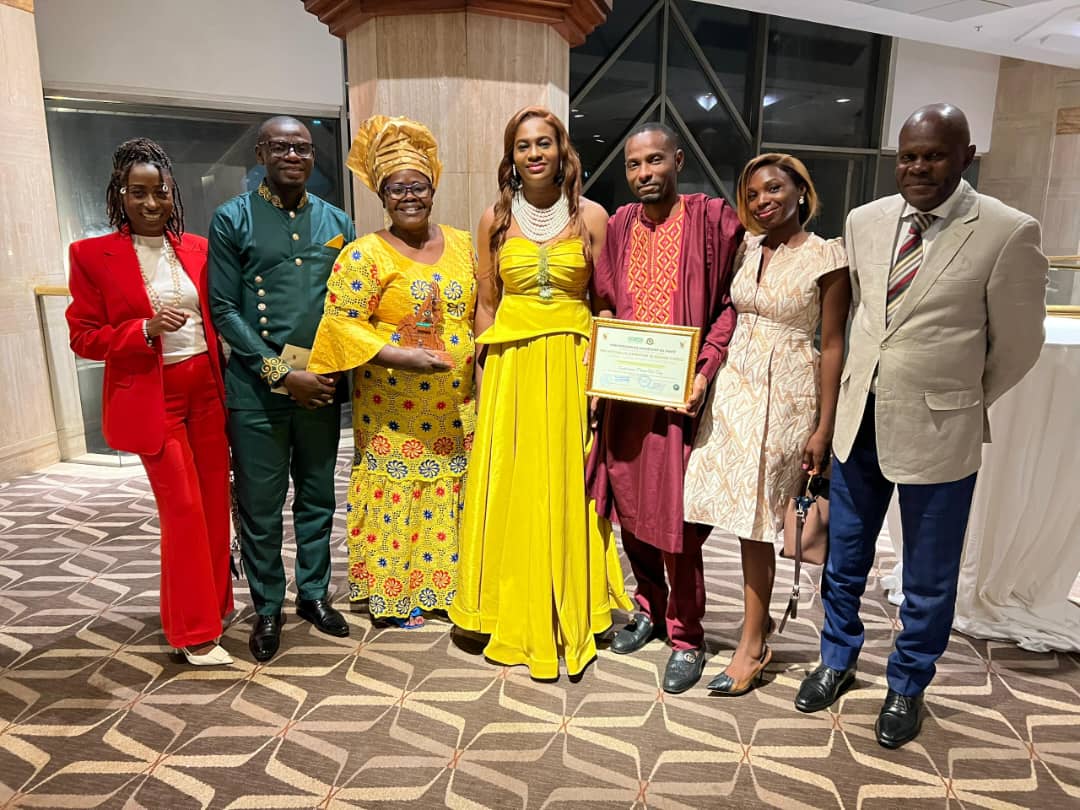 Equipe_laboratoire_prima_de_DR_TANG_cameroun_prix_meilleur_labo_PALSA_BoxyLab